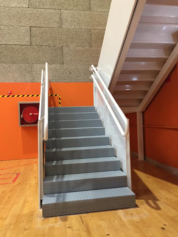Escalera 8